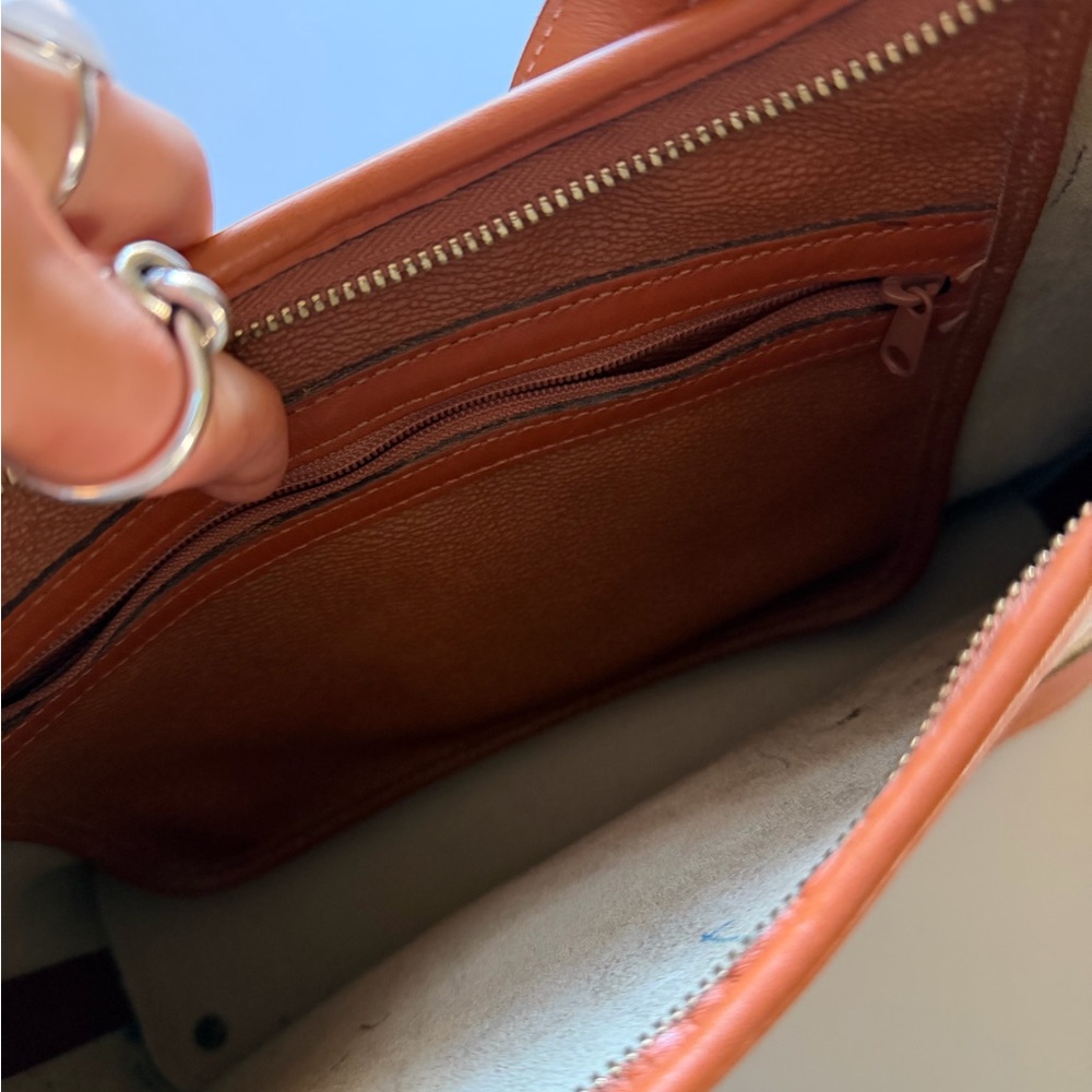Vintage Dooney and Bourke Purse - Picture 5 of 6